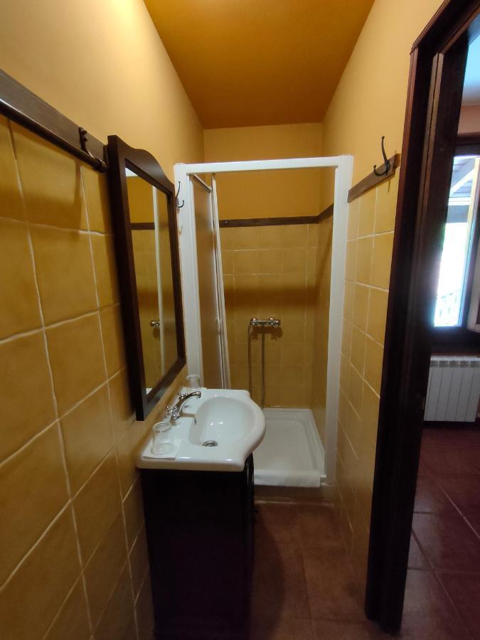 Hotel Dona Gaudiosa Pola de Lena Esterno foto