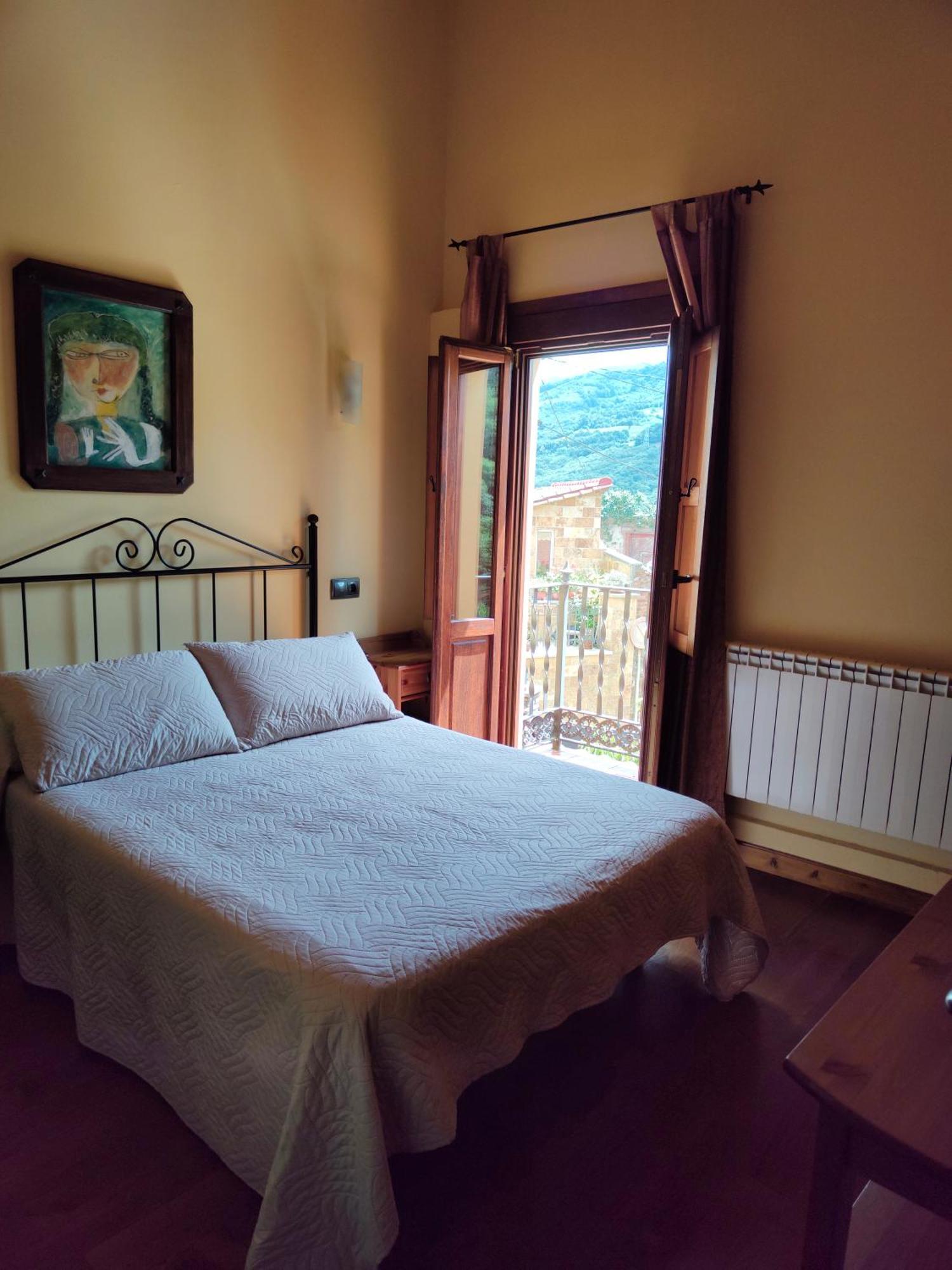 Hotel Dona Gaudiosa Pola de Lena Esterno foto