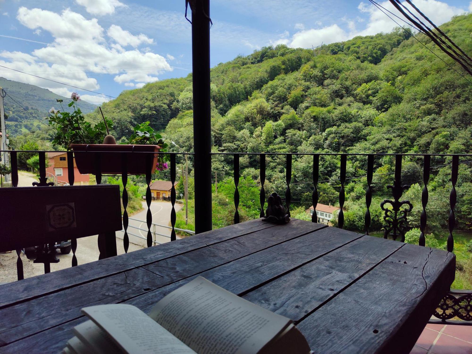 Hotel Dona Gaudiosa Pola de Lena Esterno foto